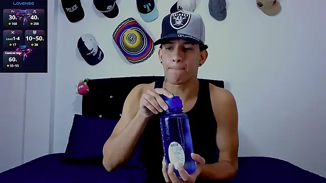 theo bigcock  online show from 27, 6, 2026