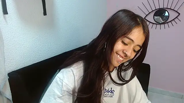 Snapshot of sofiacumgil chatting on 13, 6, 2026 sofiacumgil online show from 13, 6, 2026