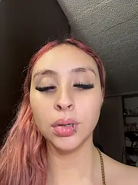 Snapshot of Sophia_LuxxX chatting on 11, 6, 2026 Sophia LuxxX online show from 11, 6, 2026