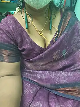 Snapshot of Tamil-kaviya98 chatting on 6, 8, 2026 Tamil-kaviya98 online show from 6, 8, 2026