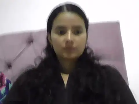 micaelamoreno18 online show from 28, 5, 2026