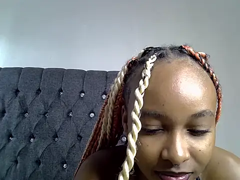 cocolaurah online show from 22, 6, 2026