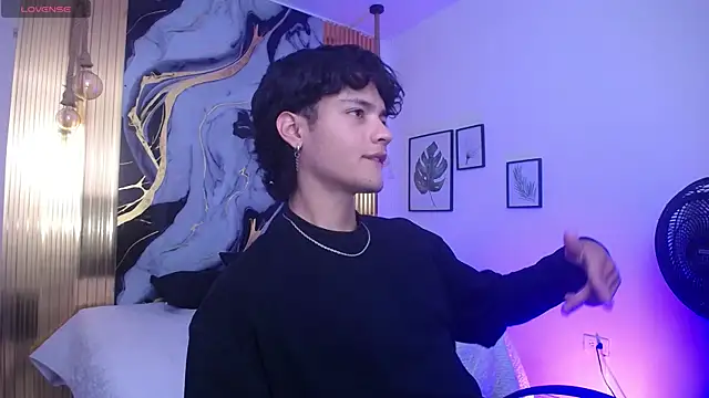 OliverMorgan66 online show from 17, 6, 2026