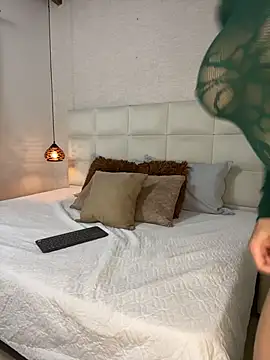 Isisjames online show from 30, 5, 2026