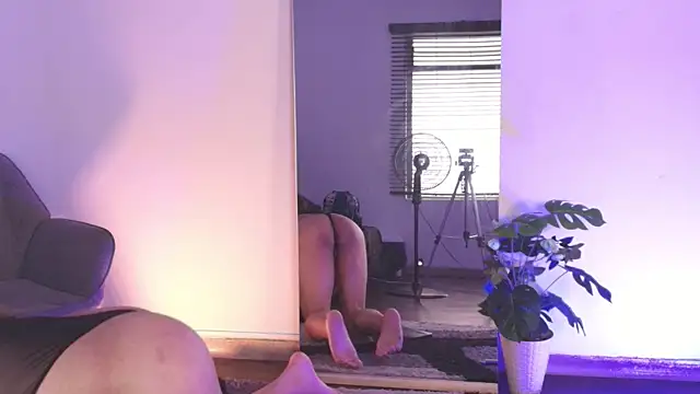 AshleyMonroee   online show from 21, 6, 2026