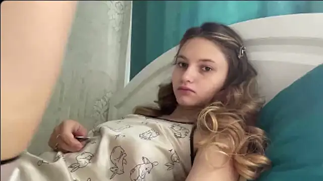 Snapshot of HeIen_cute chatting on 17, 7, 2026 HeIen cute online show from 17, 7, 2026