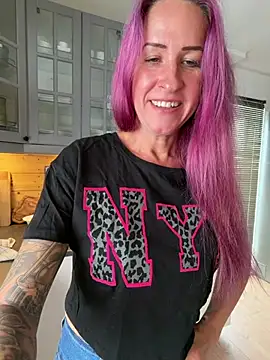 GermanMilfJasmin online show from 7, 7, 2026