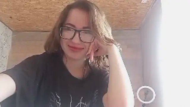 OliviaMoment online show from 13, 6, 2026