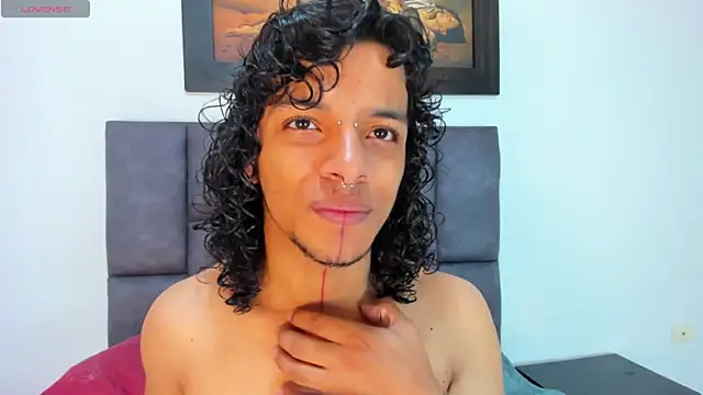 Lucas cruz1 online show from 24, 7, 2026