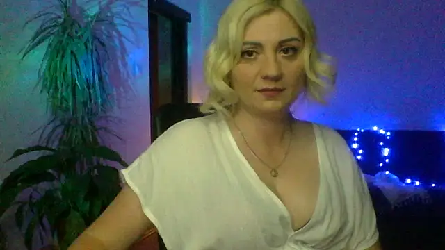 LunaaKiss online show from 15, 6, 2026