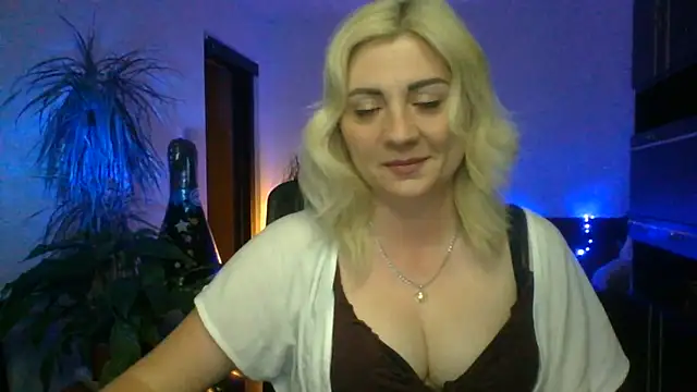 LunaaKiss online show from 18, 6, 2026