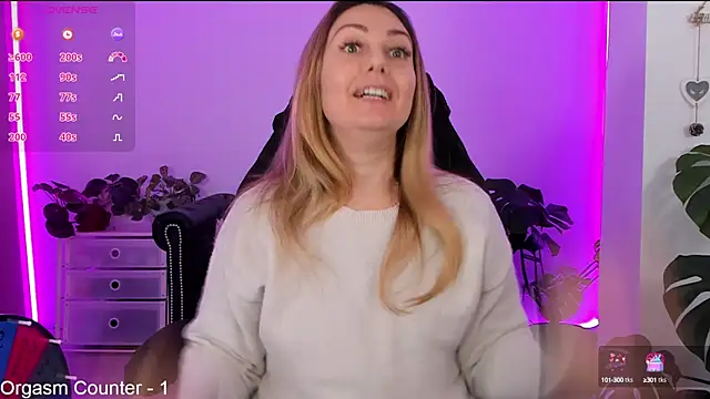 Snapshot of LindaWhite_ chatting on 7, 1, 2025 LindaWhite online show from 7, 1, 2025