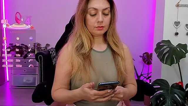 Snapshot of LindaWhite_ chatting on 18, 3, 2025 LindaWhite online show from 18, 3, 2025