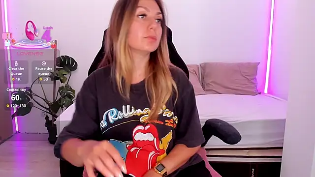 Snapshot of LindaWhite_ chatting on 21, 9, 2025 LindaWhite online show from 21, 9, 2025