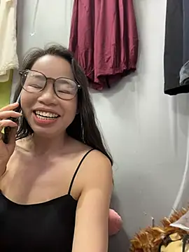 honghong mother online show from 18, 6, 2026