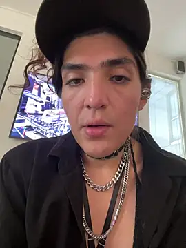 Snapshot of Tr3sL3ch3sss chatting on 20, 7, 2026 Tr3sL3ch3sss online show from 20, 7, 2026