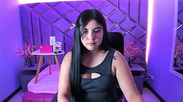 Snapshot of Issa_Queen chatting on 9, 7, 2026 Issa Queen online show from 9, 7, 2026
