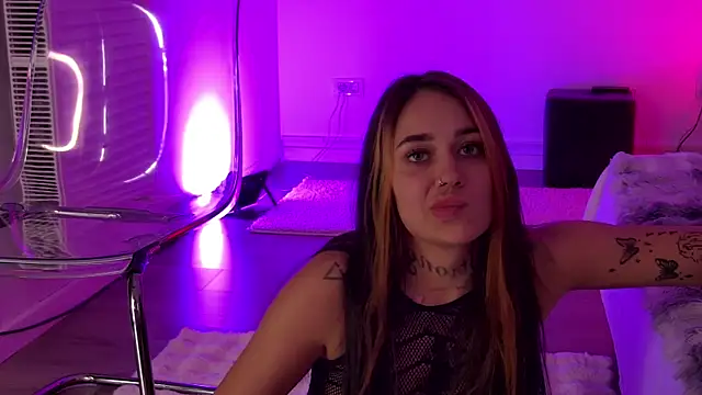 KyraDesire online show from 4, 7, 2026