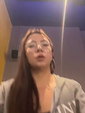 Snapshot of arilynn_ chatting on 25, 6, 2026 arilynn online show from 25, 6, 2026