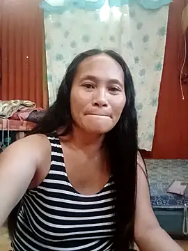 Snapshot of Queenslay chatting on 4, 6, 2026 Queenslay online show from 4, 6, 2026
