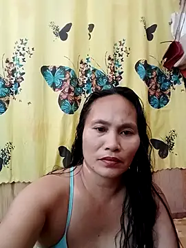 Snapshot of Queenslay chatting on 21, 6, 2026 Queenslay online show from 21, 6, 2026