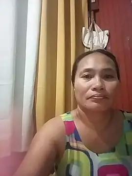 Snapshot of Queenslay chatting on 15, 7, 2026 Queenslay online show from 15, 7, 2026