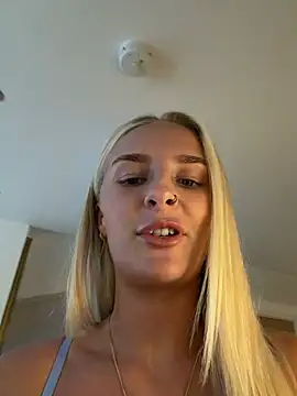 Snapshot of Millymae_ chatting on 2, 7, 2026 Millymae online show from 2, 7, 2026