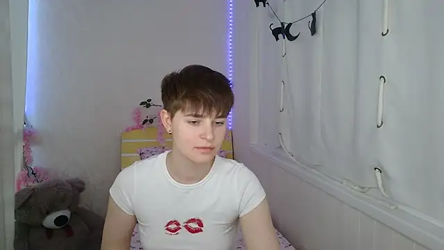 Snapshot of EmyHills chatting on 13, 6, 2026 EmyHills online show from 13, 6, 2026