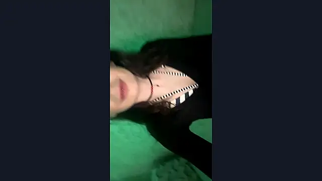 Snapshot of LaceyBatter chatting on 1, 7, 2026 LaceyBatter online show from 1, 7, 2026