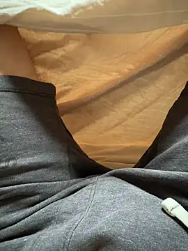 Pierre20cm21ans online show from 31, 5, 2026