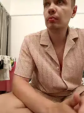 Snapshot of MissAndKiss chatting on 8, 7, 2026 MissAndKiss online show from 8, 7, 2026