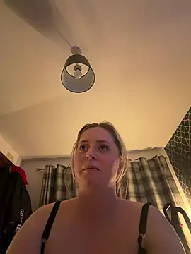 Snapshot of Jasminee210 chatting on 1, 6, 2026 Jasminee210 online show from 1, 6, 2026