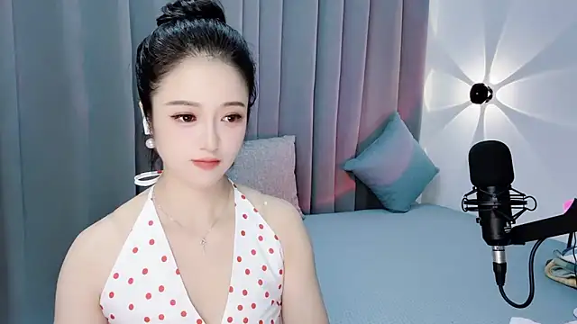Momo-Wow online show from 13, 7, 2026
