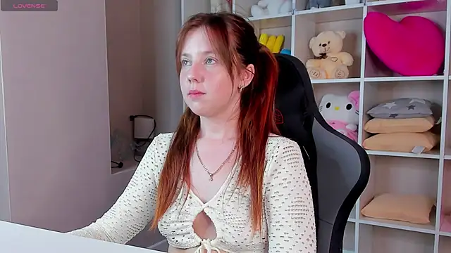 Snapshot of Violeta_Paul chatting on 26, 6, 2026 Violeta Paul online show from 26, 6, 2026