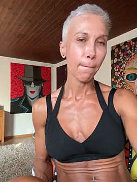 Snapshot of GymQueenCarmen chatting on 19, 7, 2026 GymQueenCarmen online show from 19, 7, 2026