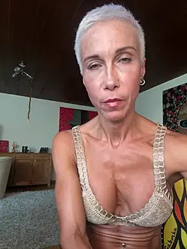Snapshot of GymQueenCarmen chatting on 20, 7, 2026 GymQueenCarmen online show from 20, 7, 2026