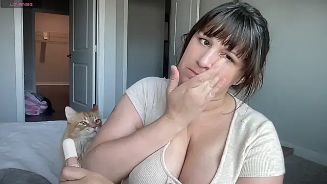 Snapshot of maddiliz chatting on 8, 3, 2025 maddiliz online show from 8, 3, 2025