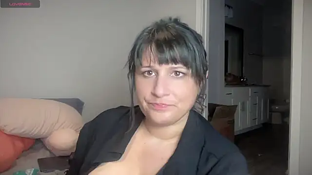 Snapshot of maddiliz chatting on 12, 3, 2025 maddiliz online show from 12, 3, 2025