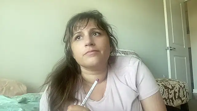 Snapshot of maddiliz chatting on 3, 10, 2025 maddiliz online show from 3, 10, 2025