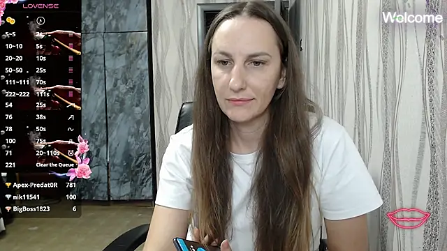 Snapshot of Yevgeshka-Milashka chatting on 9, 10, 2025 Yevgeshka-Milashka online show from 9, 10, 2025