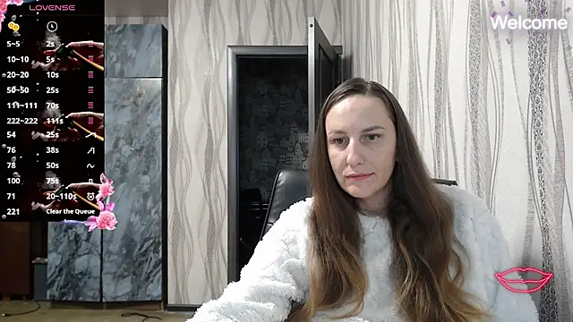 Snapshot of Yevgeshka-Milashka chatting on 18, 10, 2025 Yevgeshka-Milashka online show from 18, 10, 2025