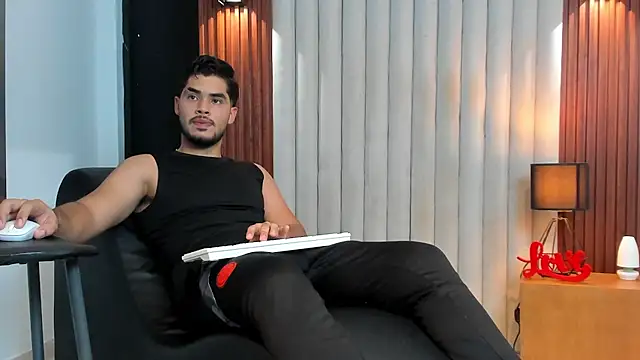 Snapshot of luciano_vitale chatting on 16, 7, 2026 luciano vitale online show from 16, 7, 2026