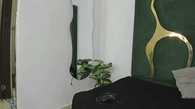 Mila petiteasm online show from 27, 6, 2026