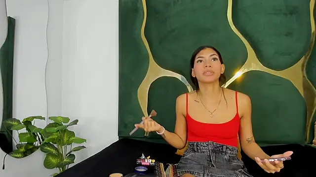 Mila petiteasm online show from 15, 7, 2026