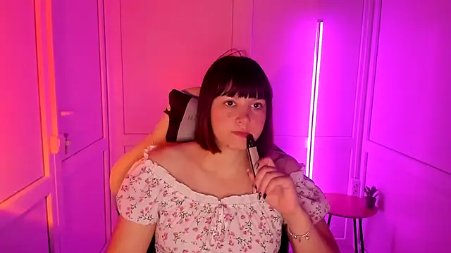 Snapshot of Vanilla_Vixen chatting on 15, 7, 2026 Vanilla Vixen online show from 15, 7, 2026