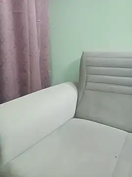 Snapshot of Yours_Stepmom chatting on 19, 7, 2026 Yours Stepmom online show from 19, 7, 2026