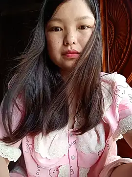 Snapshot of Linna-bae chatting on 5, 7, 2026 Linna-bae online show from 5, 7, 2026