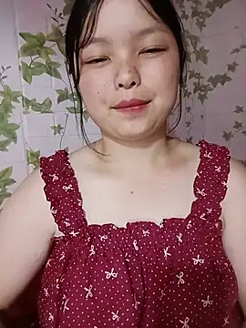 Snapshot of Linna-bae chatting on 14, 7, 2026 Linna-bae online show from 14, 7, 2026