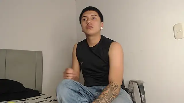 Snapshot of Owenn__blueee chatting on 26, 6, 2026 Owenn blueee online show from 26, 6, 2026