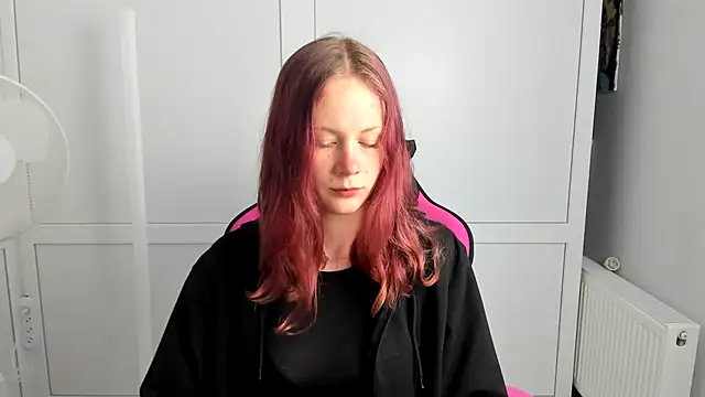 Snapshot of Skylar_spring chatting on 6, 7, 2026 Skylar spring online show from 6, 7, 2026